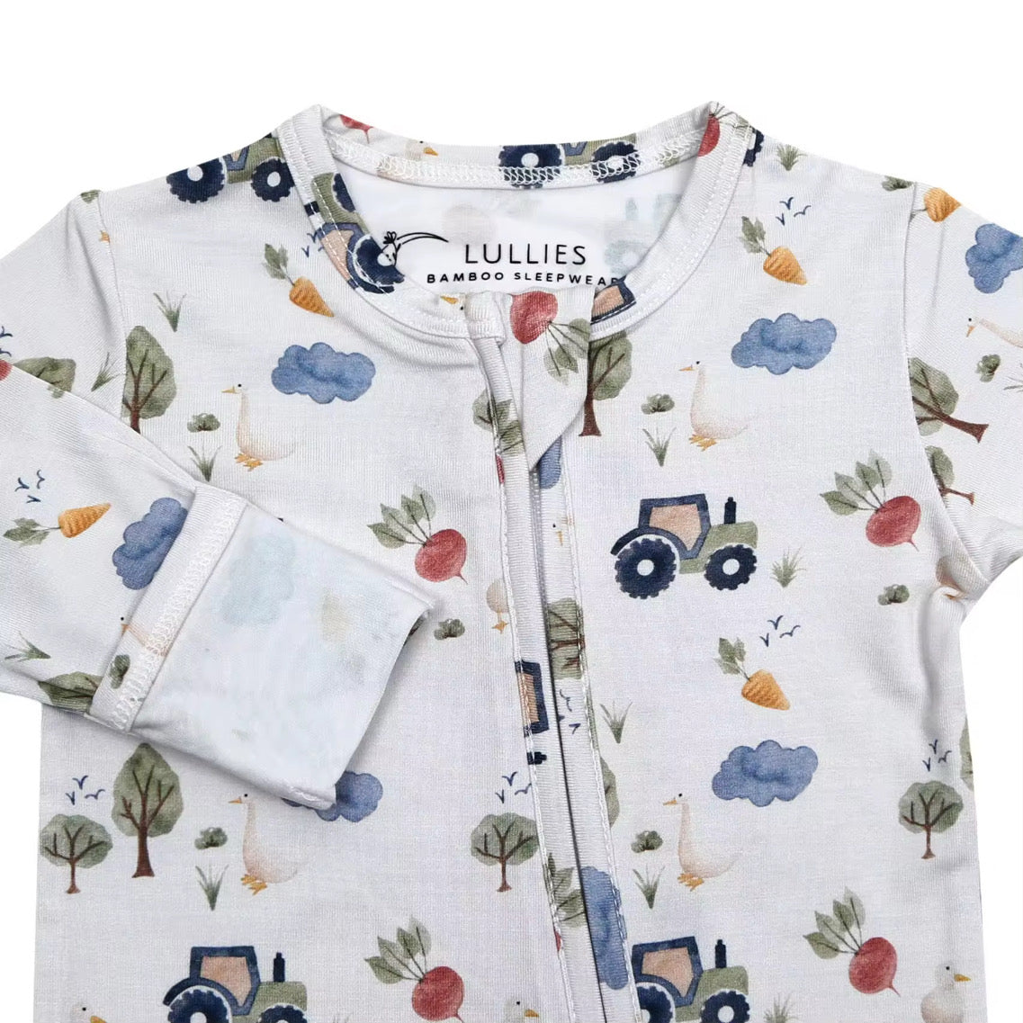 Bamboo Footed Sleeper - On the farm